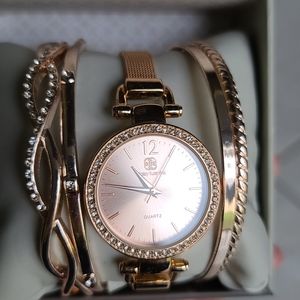 Daisy Fuentes Watch Set with Bangle Bracelets